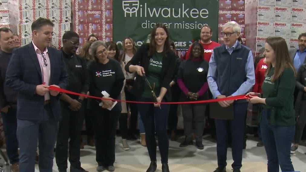 Milwaukee Diaper Mission celebrates new home in Franklin