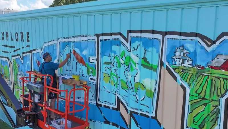 Uptown Ankeny neighborhood gets new mural from Iowa artist