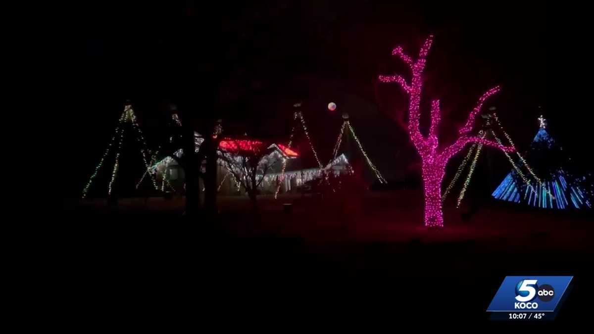 Norman family's Christmas light display supports local food bank
