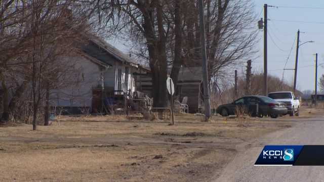 Iowa teen says deputy forced her to change pants - Vimarsana News
