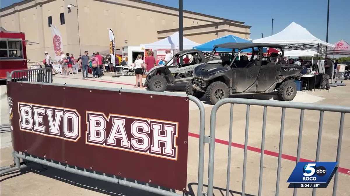 Oklahoma fans celebrate Bevo Bash ahead of Red River Rivalry - KOCO