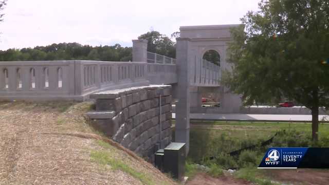 New pedestrian bridge over I-385 nears grand opening - Vimarsana News