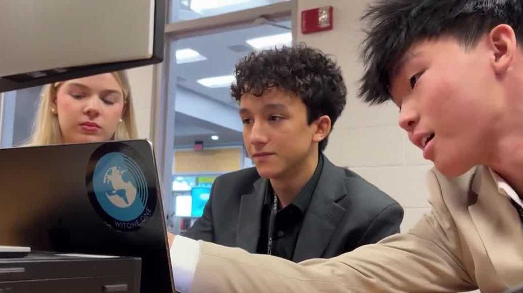 West Palm Beach high school seniors create award-winning AI platform to help student entrepreneurs