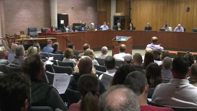 Lake Forest residents continue to voice concerns about concrete plant - Vimarsana News