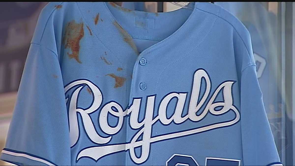 Royals store sells Hosmer's BBQ sauce-soaked jersey