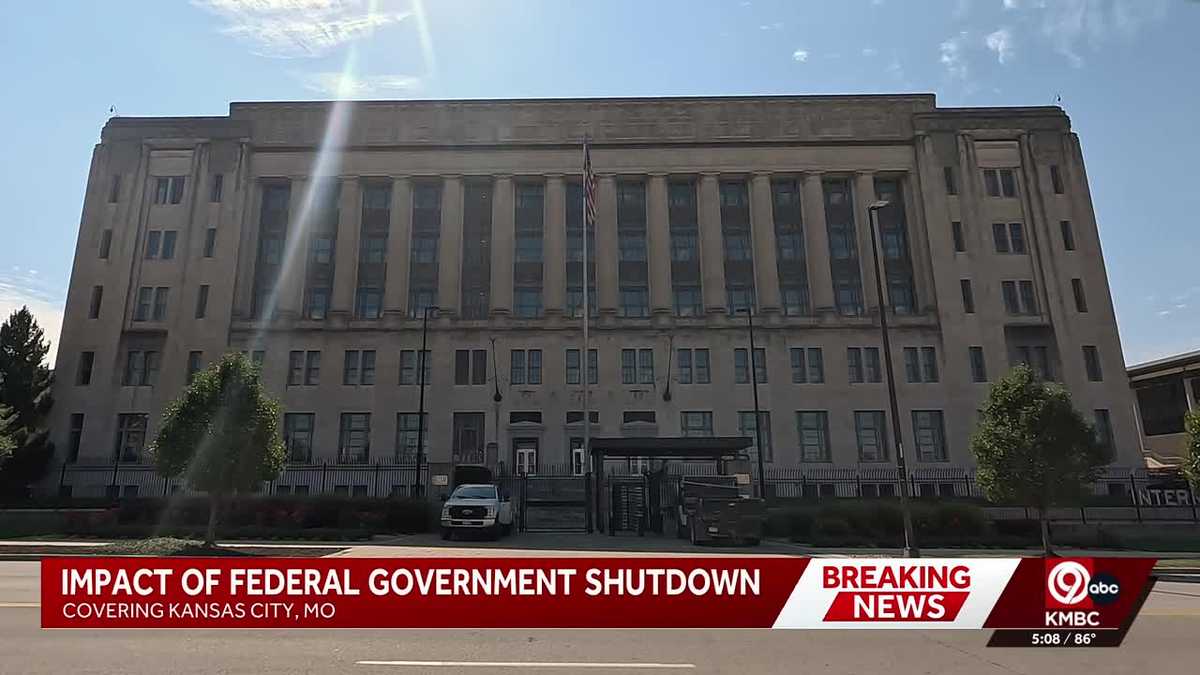 Kansas City federal workers uncertain on future amid shutdown