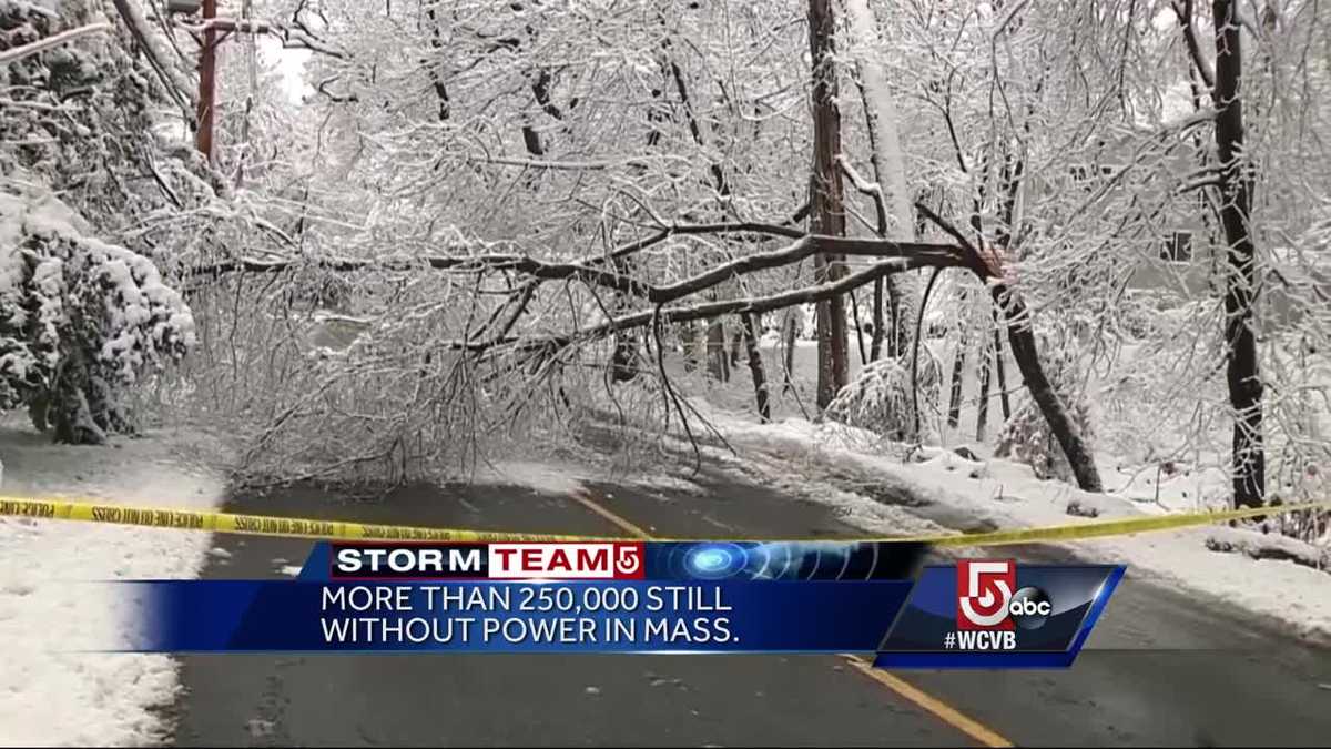 Hundreds of thousands still without power in Mass.