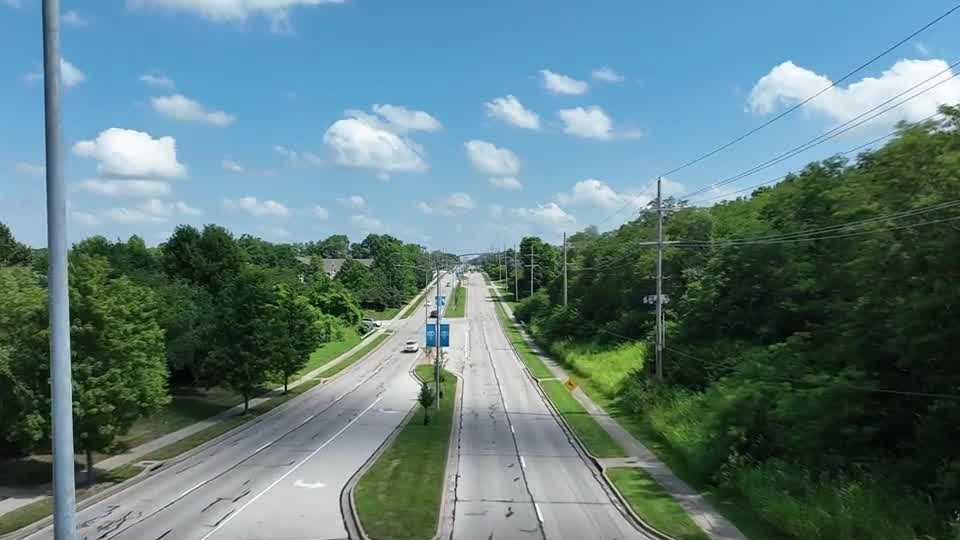 Kansas City Northland streetlight banners costing taxpayers more than $16,000 now mostly missing