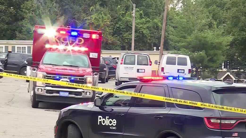 ‘Our future is dying off’: Witness describes gunfire after 2 young men killed in Kansas City