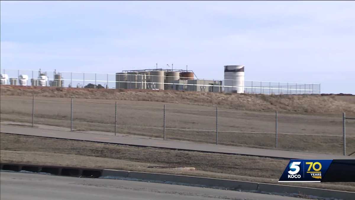 Crews battle oil well fire in Oklahoma City - KOCO