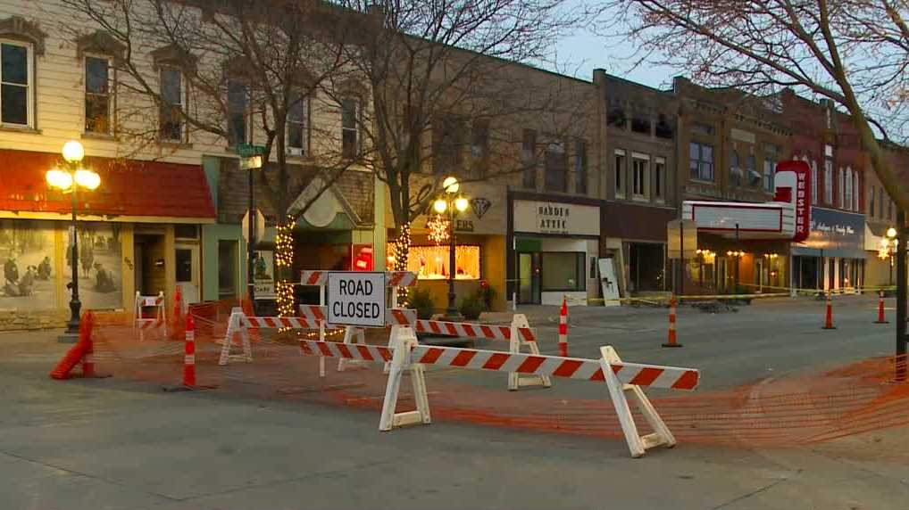 ster City business owners urge customers to return after building