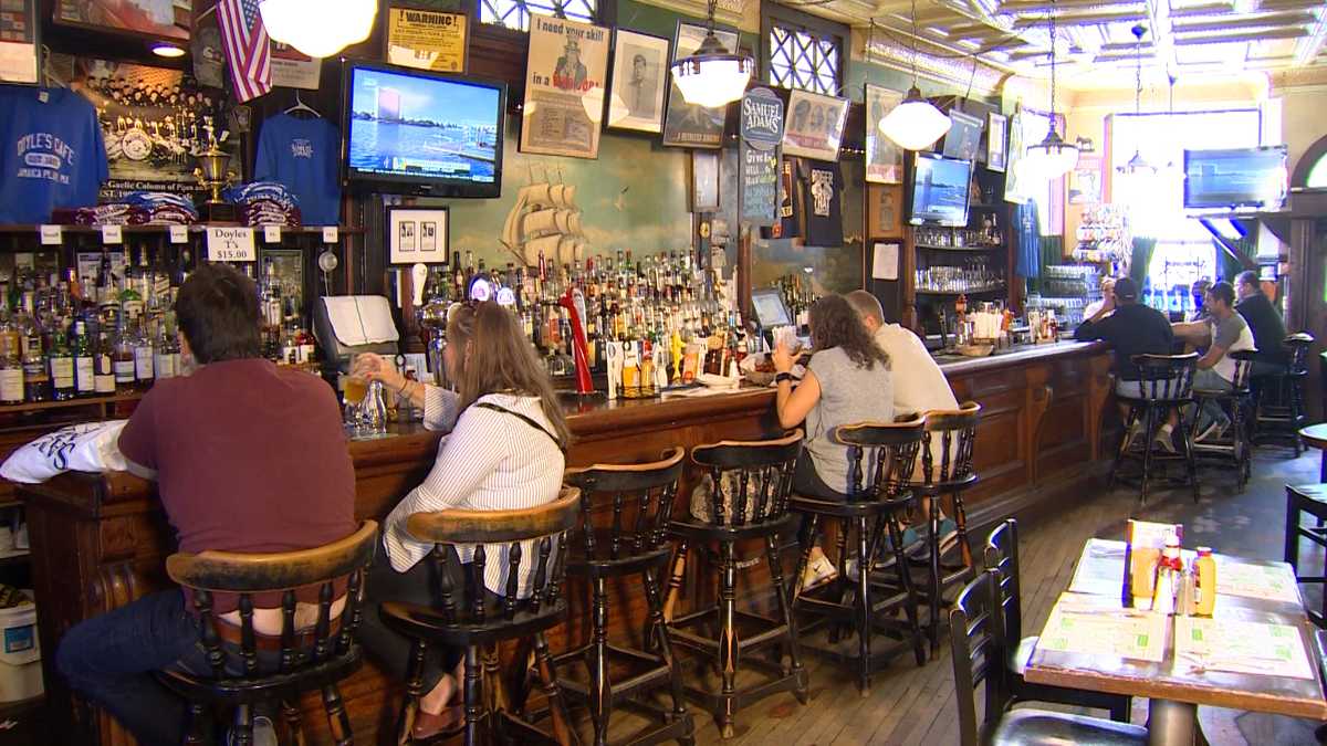 Storied Jamaica Plain bar to close, sell liquor license