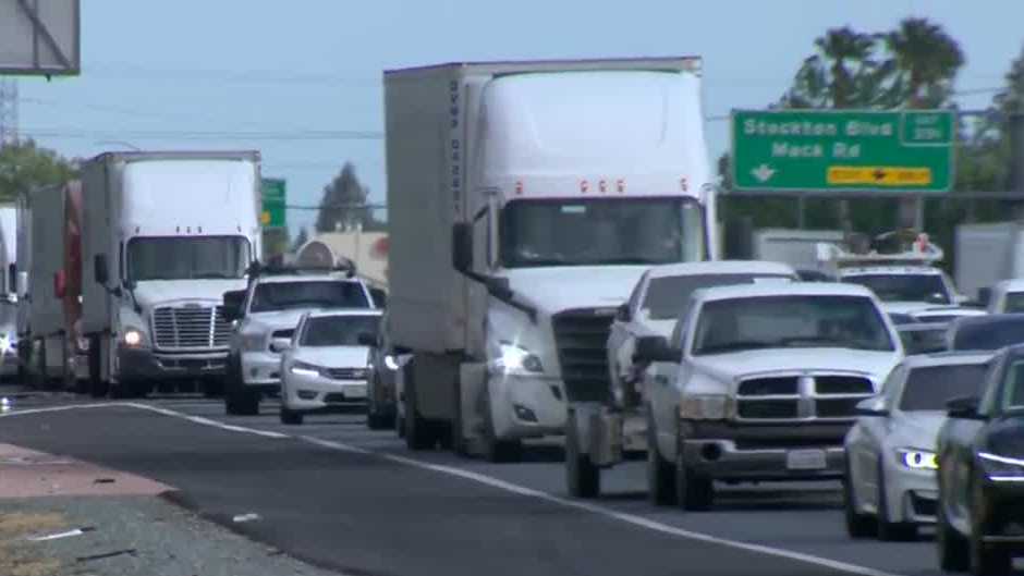 Man killed after hit by vehicle on Highway 99 in Sacramento