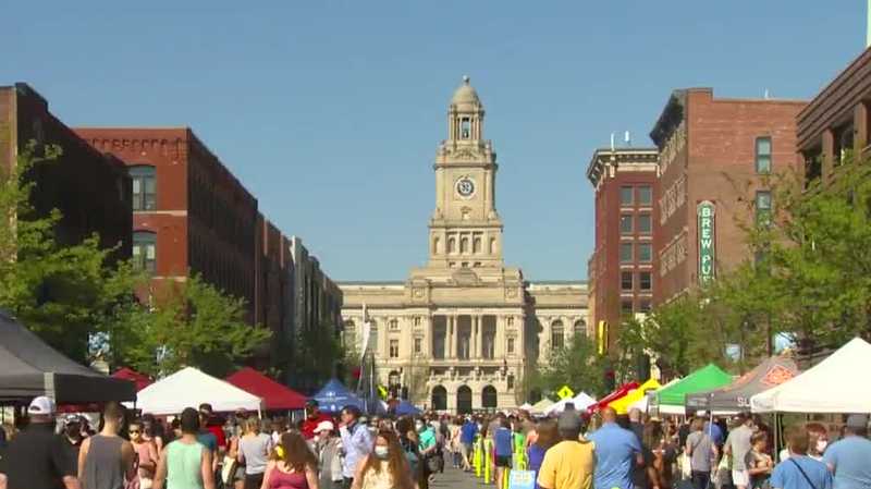 Sunday is deadline for vendors to apply for 2024 Downtown Farmers' Market in Des Moines