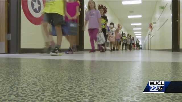 200-plus Savannah-Chatham students and staff test positive for COVID-19, 1,200 under quarantine - Vimarsana News