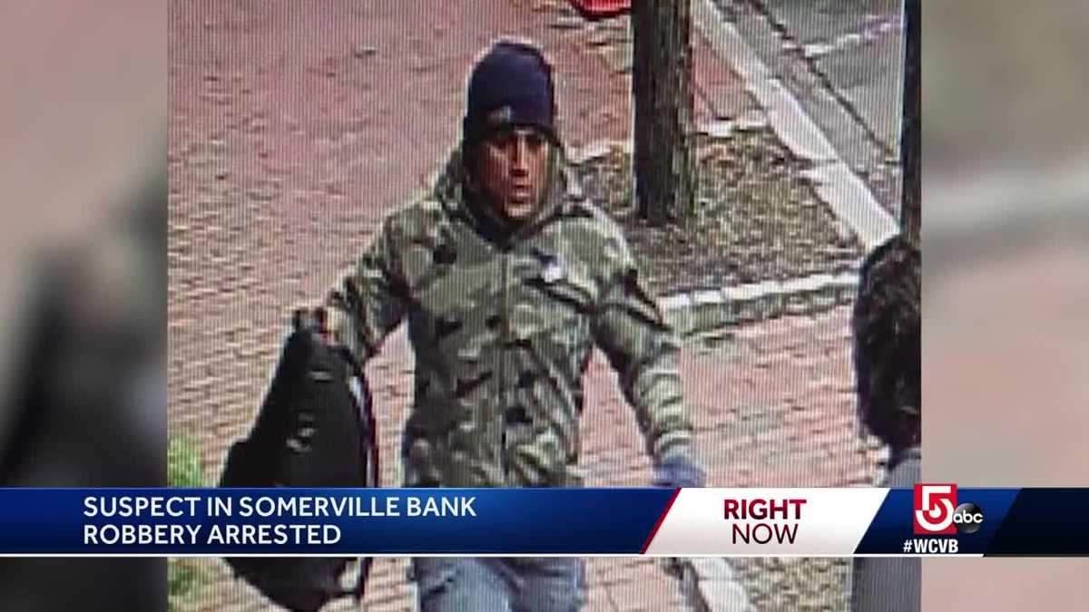 DNA on dropped backpack led to bank robbery suspect, FBI says(02)
