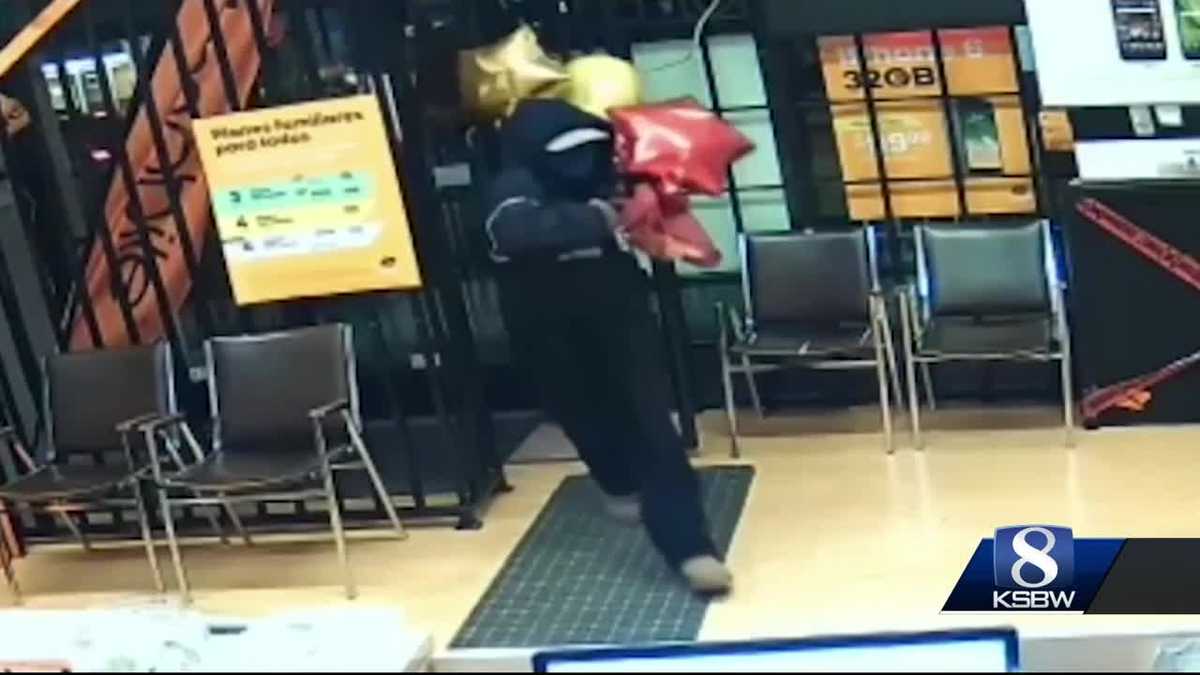 ‘Balloon Bandit’ robs mobile store in Watsonville