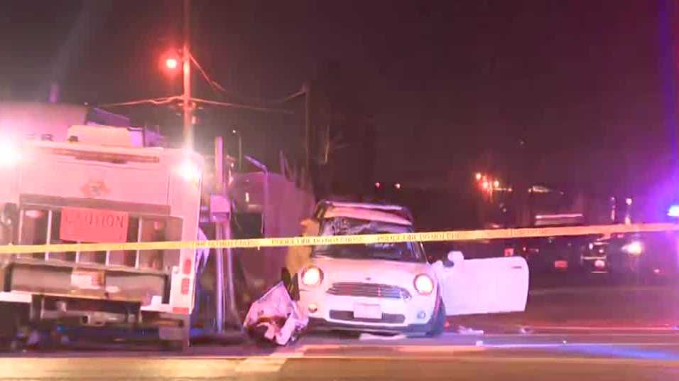 Crash shuts down street, impacts traffic lights in north Sacramento