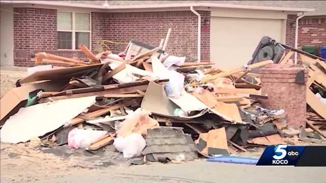 Norman residents make final storm piles after tornado - Vimarsana News