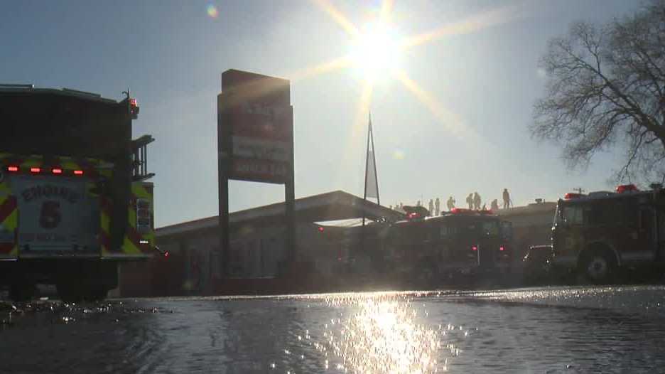 Couch fire spreads to Sacramento bowling alley, smoke fills lanes while bowlers escape