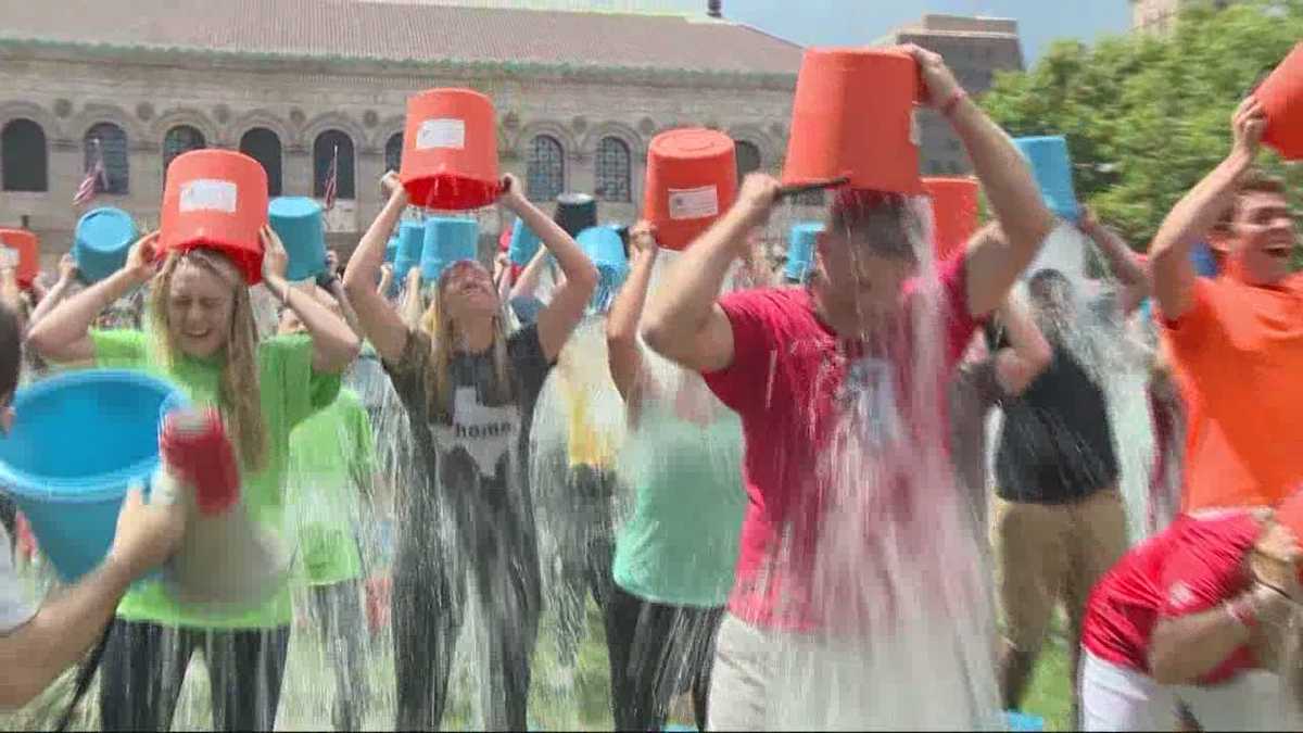 Hundreds take Ice Bucket Challenge in Copley Square