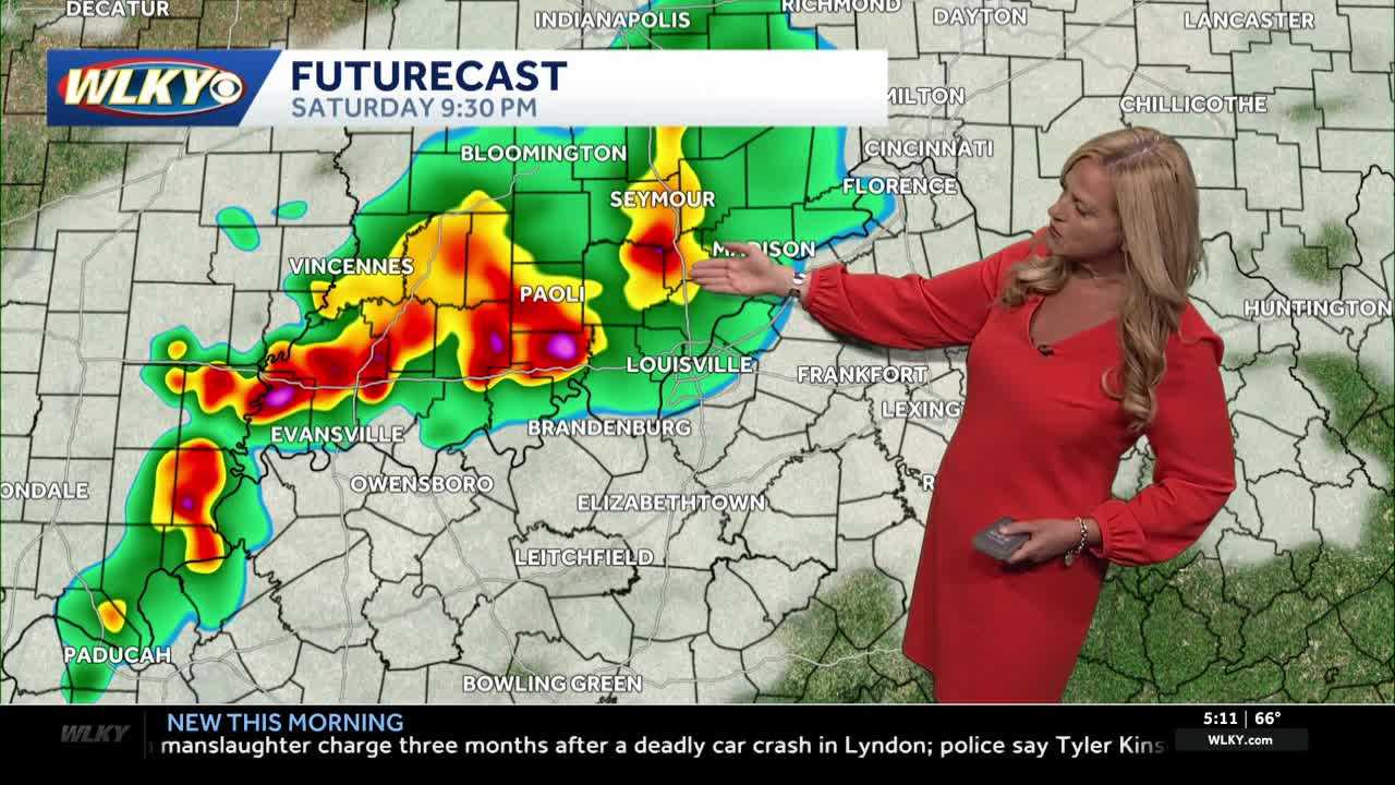 Storm chances ramp up late Saturday night into Sunday