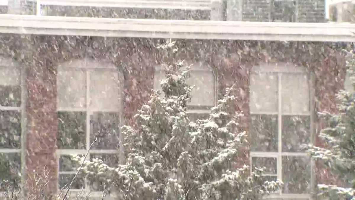 Video: Thick snowflakes during early-April snowfall in Manchester
