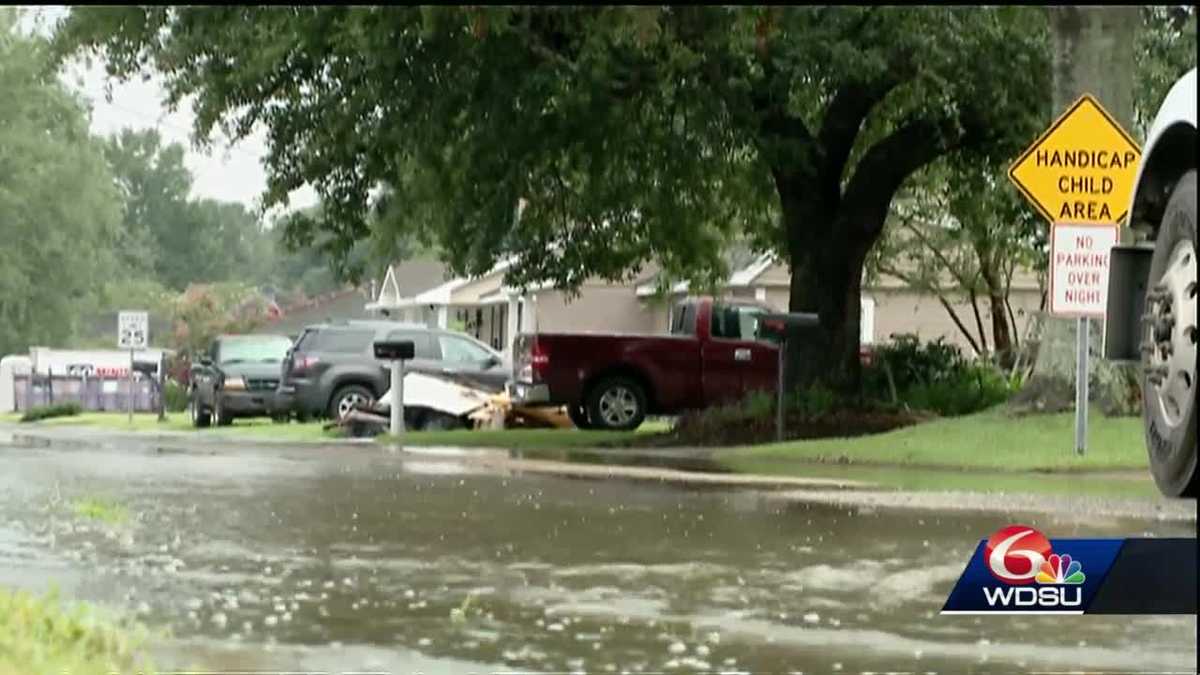Heavy rain causes flooding to homes in Destrehan Sunday