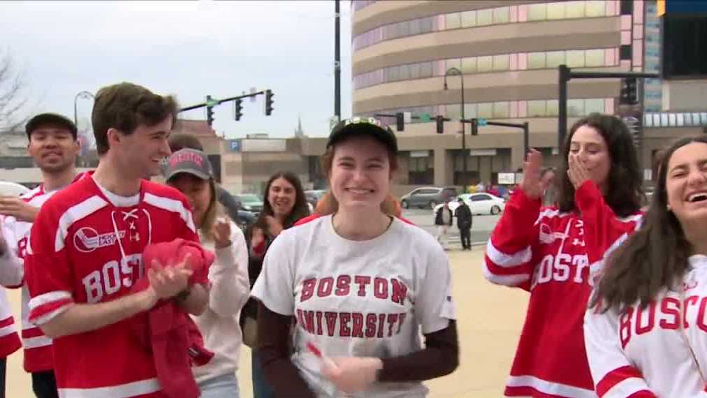 College hockey fans in Manchester NH for start of NCAA tournament