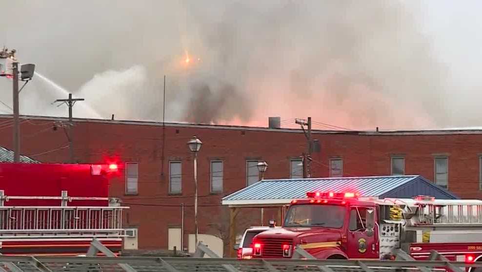 Fire destroys historic building in center of Blanchester