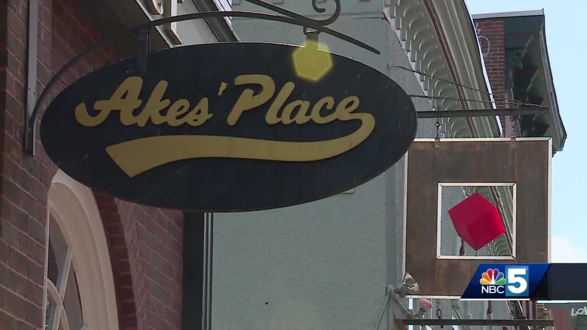 Burlington bars and restaurants can once again sell alcohol past 11 p.m.