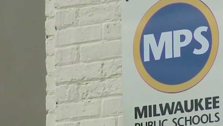 Milwaukee Public Schools staff experience New Year paycheck delay