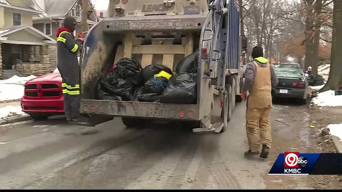 Plan to have city crews pick up trash in Kansas City hits snag