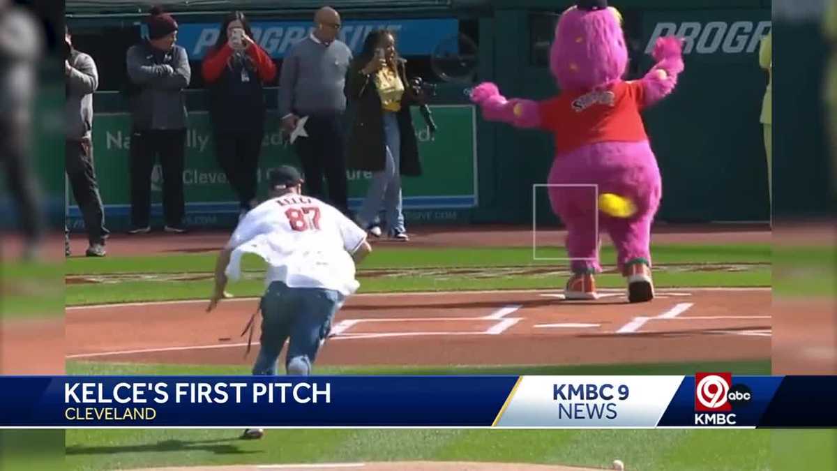 Chiefs' Kelce throws wild first pitch before Guards' opener