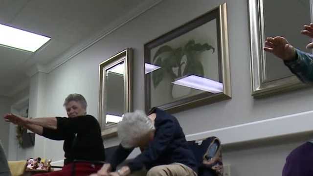102-year-old Omaha woman leads workout class at assisted living center - Vimarsana News