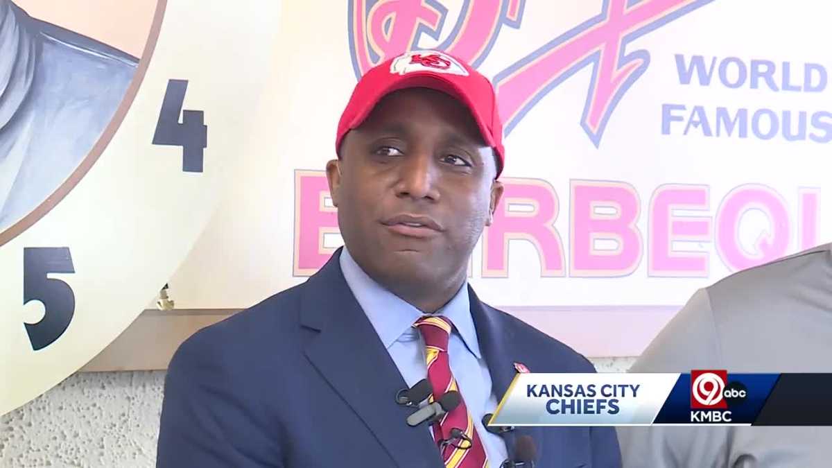 Kansas City's Quinton Lucas makes playoff bet with the mayor of