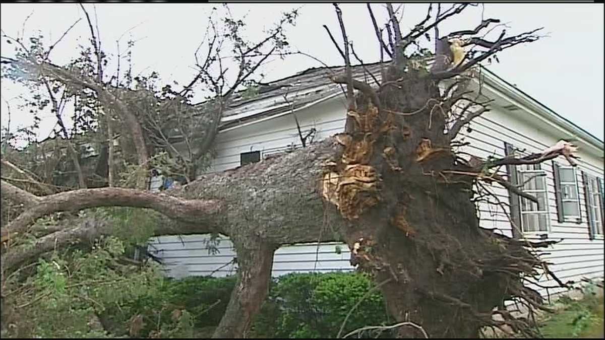 Tornado sweeps through Orrick, 80 percent of town damaged