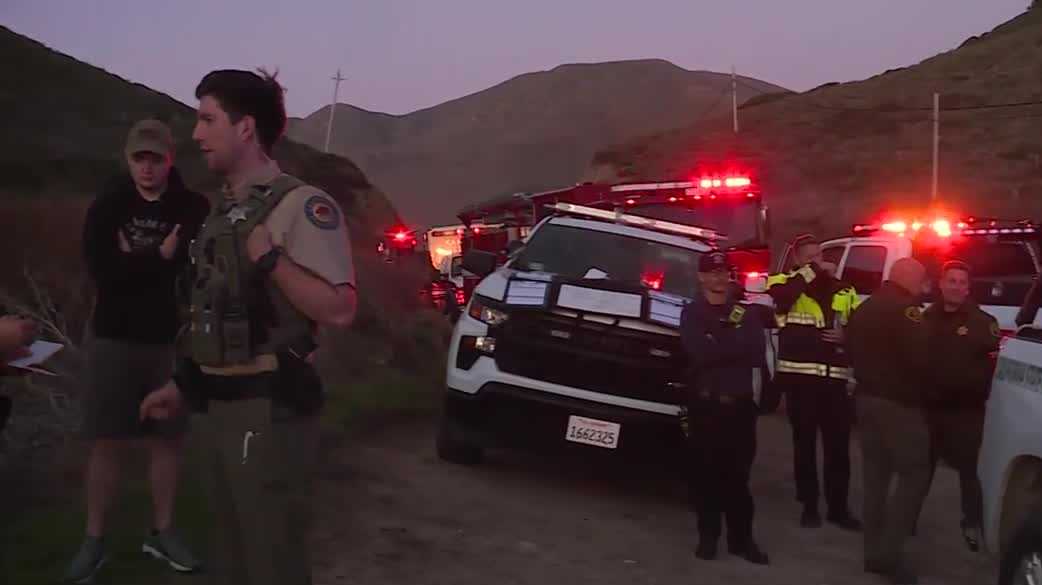 3 swept into ocean in Calif.; search-and-recovery for 1 underway - KSBW