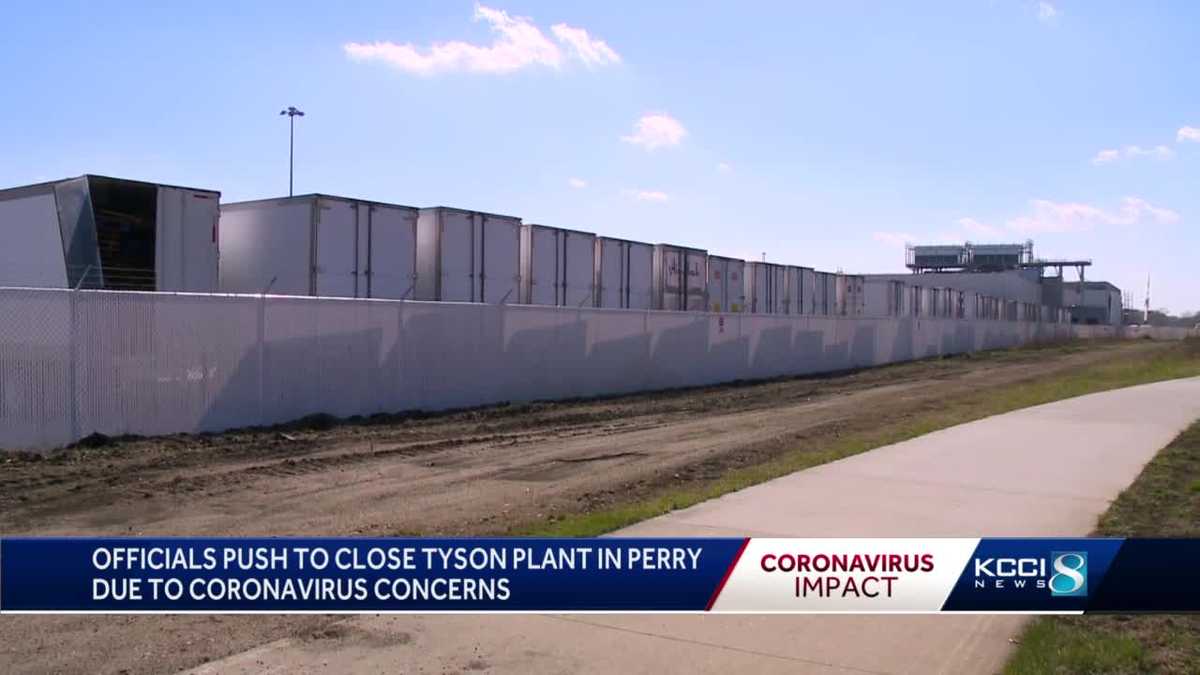 Perry, Iowa officials call on Tyson to shut down plant