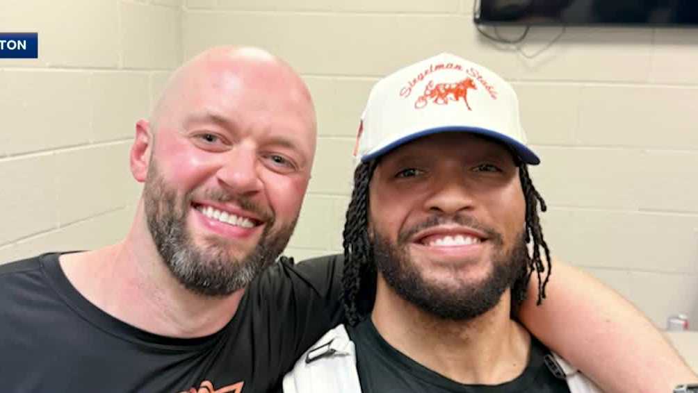 NH's Ty Yeaton celebrates Knicks' title