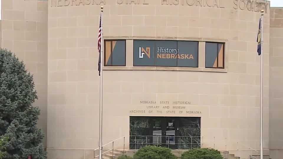 Photo of Un mandat d’arrêt émis contre l’ancien directeur de l’histoire du Nebraska