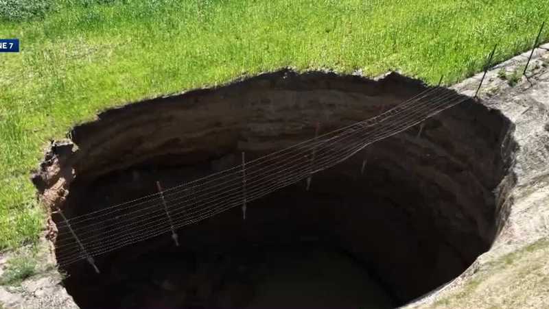 Officials halt Knoxville sinkhole repairs as they investigate the cause