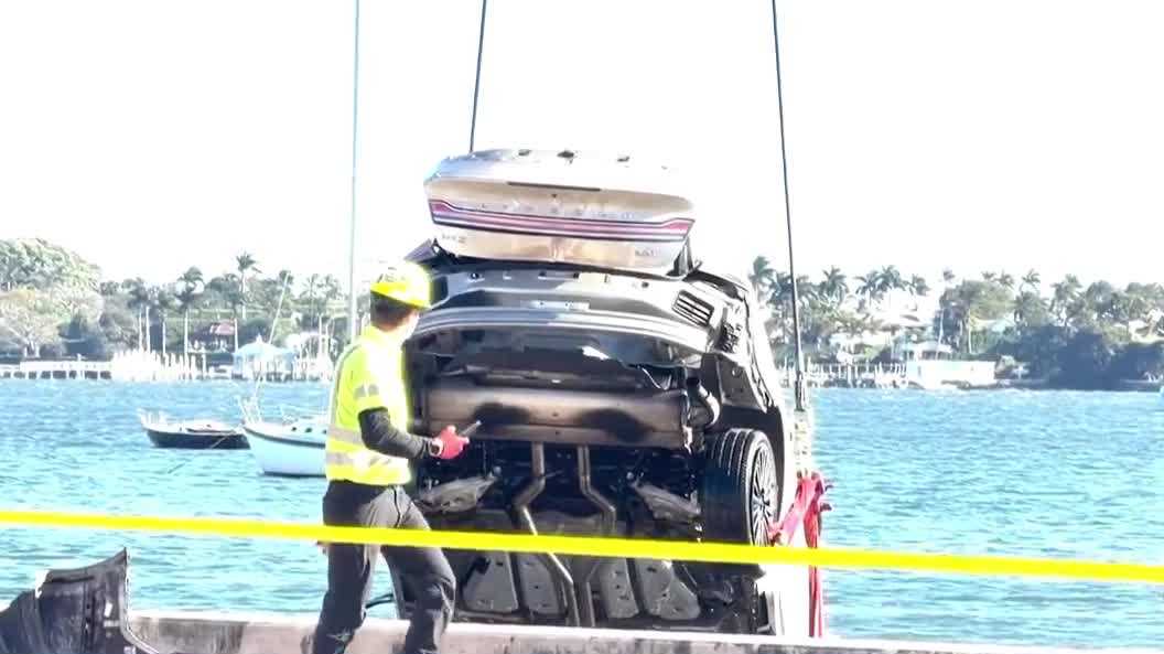 Man dies after crashing into South Florida Intracoastal Monday