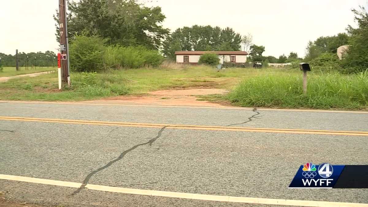 2 men found injured at Honea Path home, police say