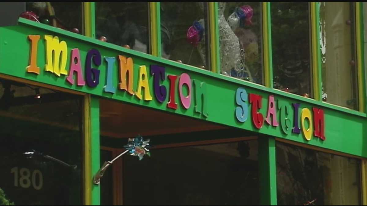 Police: Couple accused of robbing toy store arrested