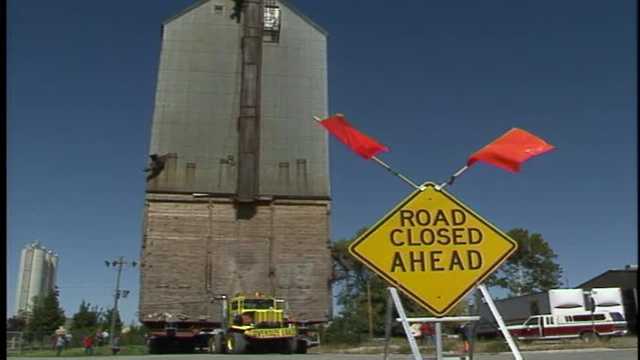Folks took time off work to see a grain elevator moved in 1989 - Vimarsana News