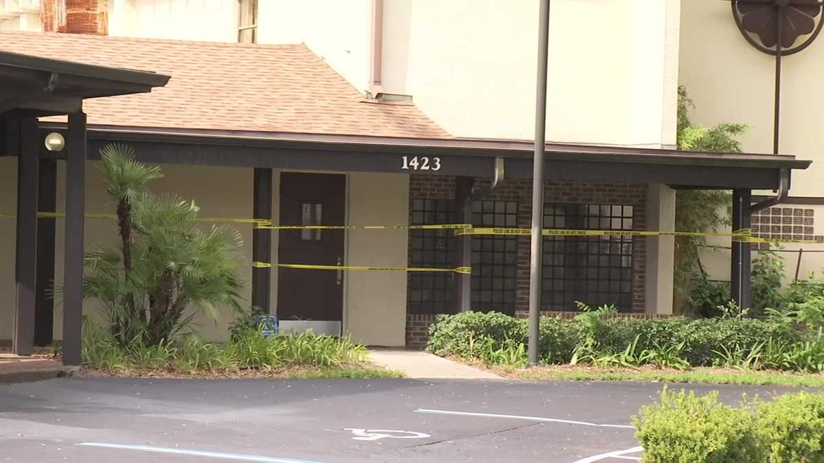 Florida toddler dies after being left in hot car