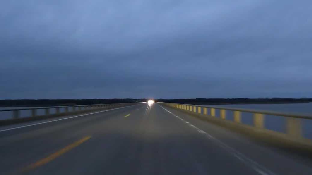 Iowa DOT debates closing Mile Long Bridge due to high winds