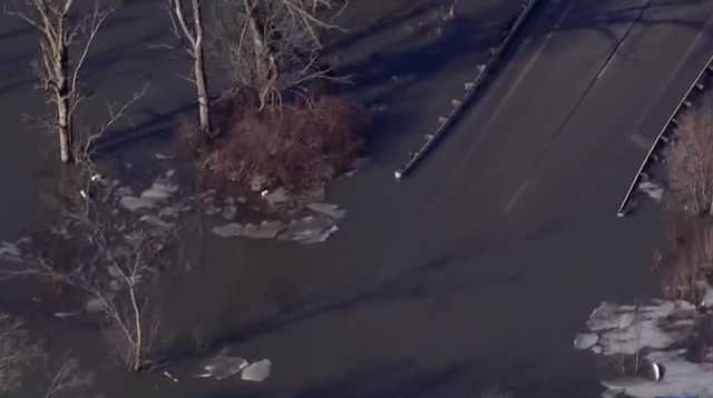 Root River flooding closes W. Oakwood Road in Franklin - Vimarsana News