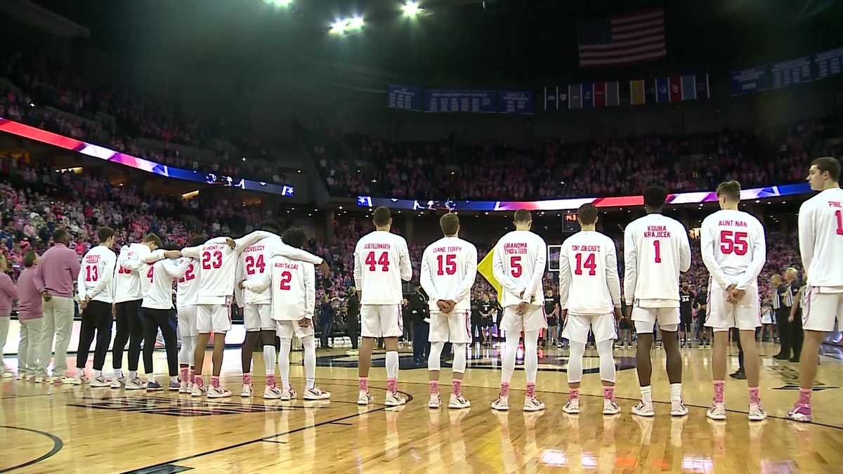 Creighton holds annual Creighton vs. Cancer Pink Out game